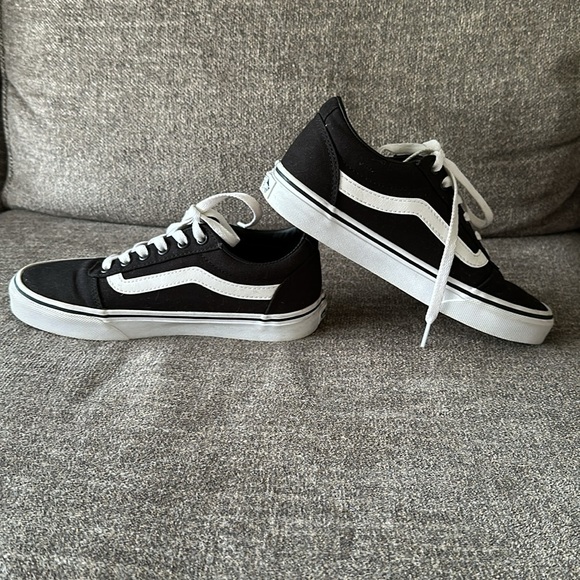 Women’s Vans Ward women’s shoes. Size 6.5 - Picture 9 of 15